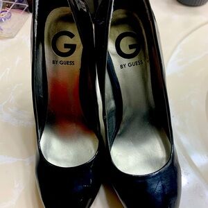 Guess pumps heels